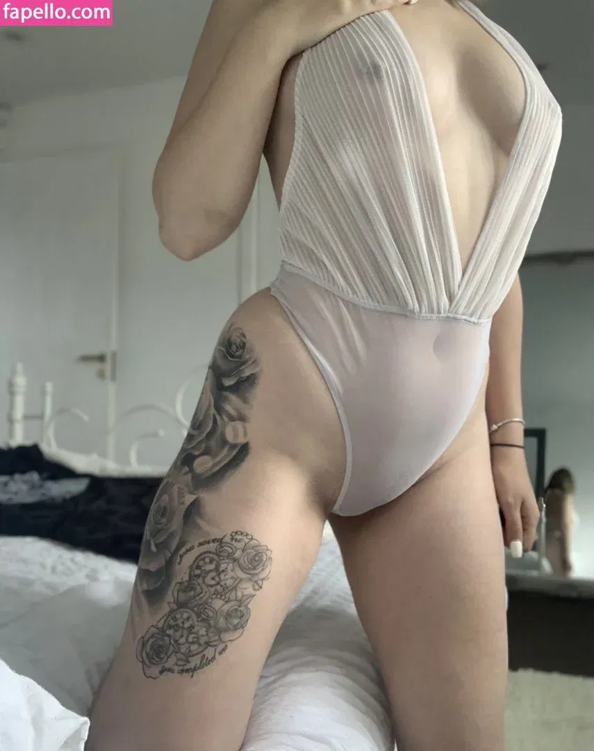 Megan22 Onlyfans Photo Gallery 
