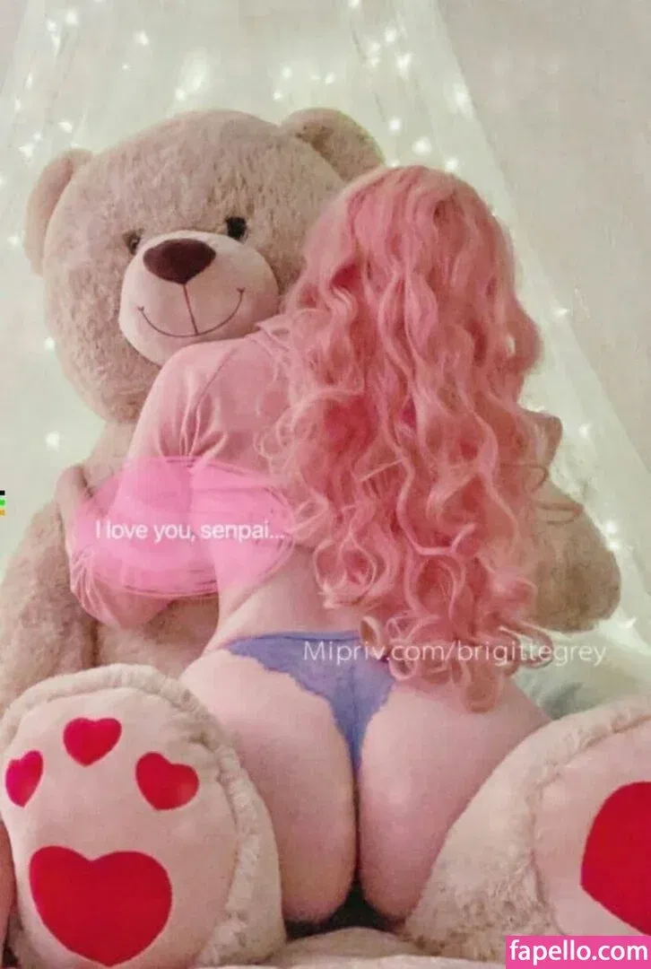 Brigitte Grey Onlyfans Photo Gallery 