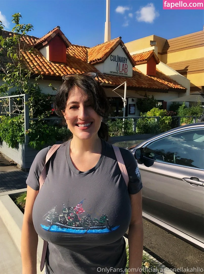 Antonella Kahllo Onlyfans Photo Gallery 