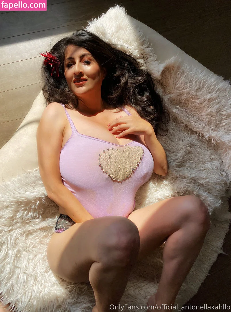 Antonella Kahllo Onlyfans Photo Gallery 