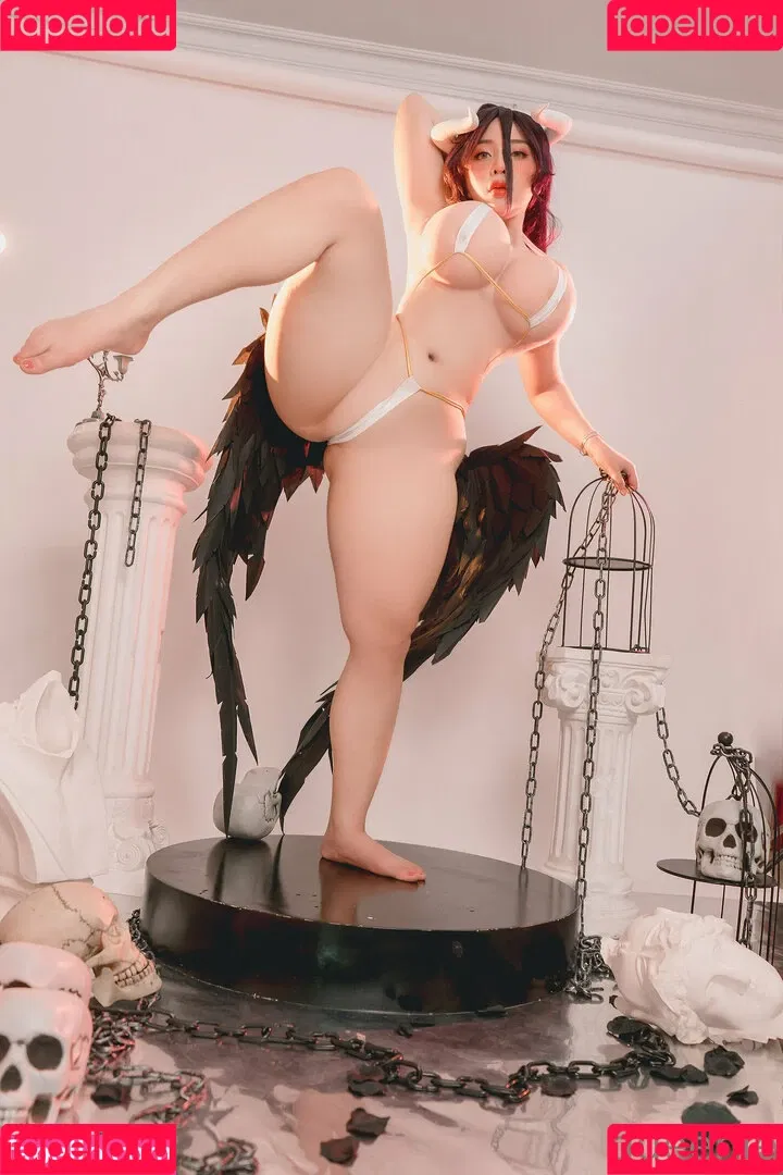 queenie16.1 Onlyfans Photo Gallery 