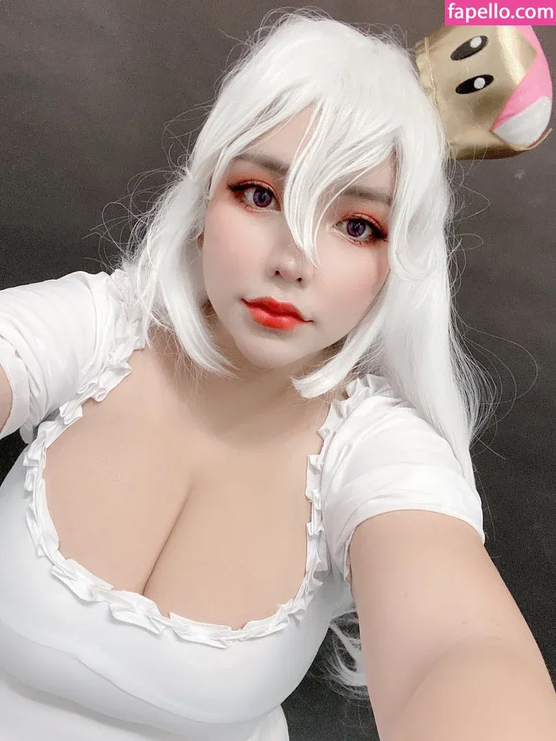 queenie16.1 Onlyfans Photo Gallery 