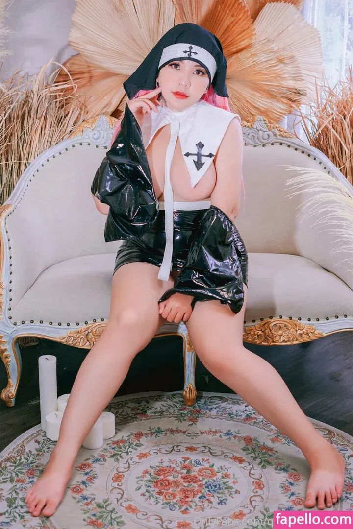 queenie16.1 Onlyfans Photo Gallery 