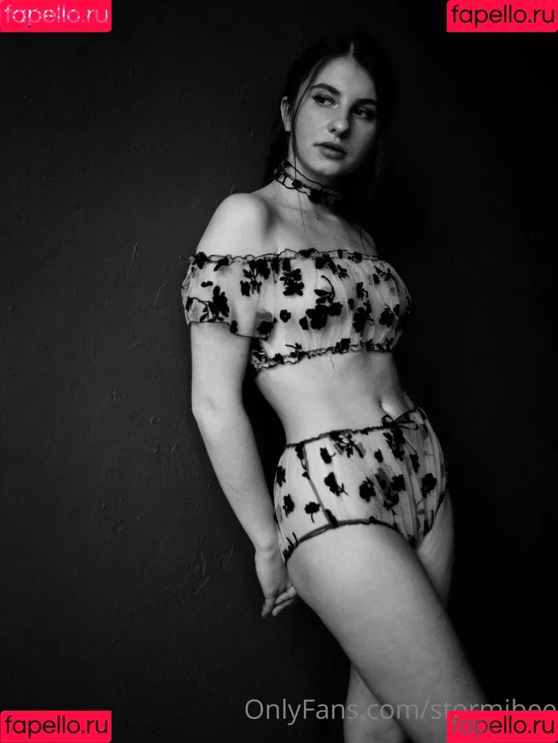 stormibee Onlyfans Photo Gallery 