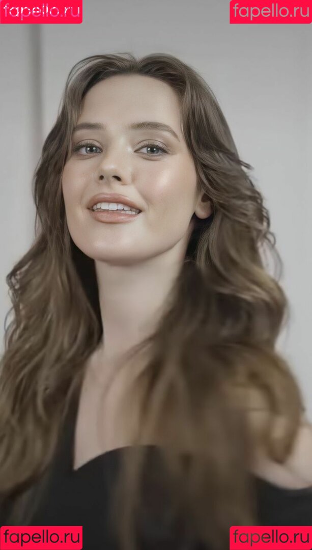 Katherine Langford Nude Onlyfans Photo 30