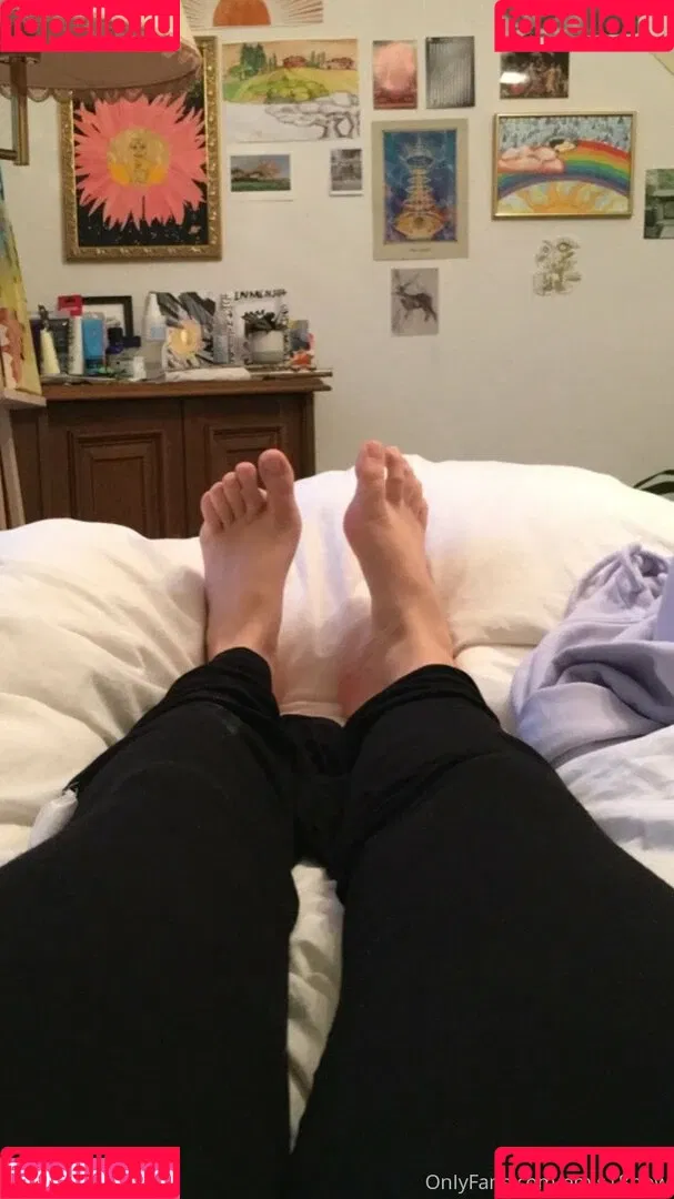 emis18now Onlyfans Photo Gallery 