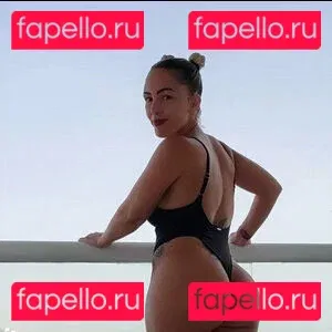 emis18now Onlyfans Photo Gallery 