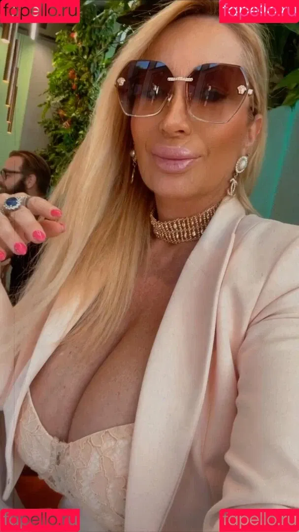 Mara Traversi Onlyfans Photo Gallery 