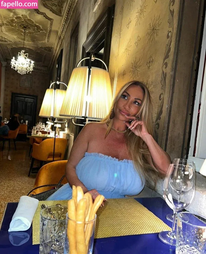 Mara Traversi Onlyfans Photo Gallery 