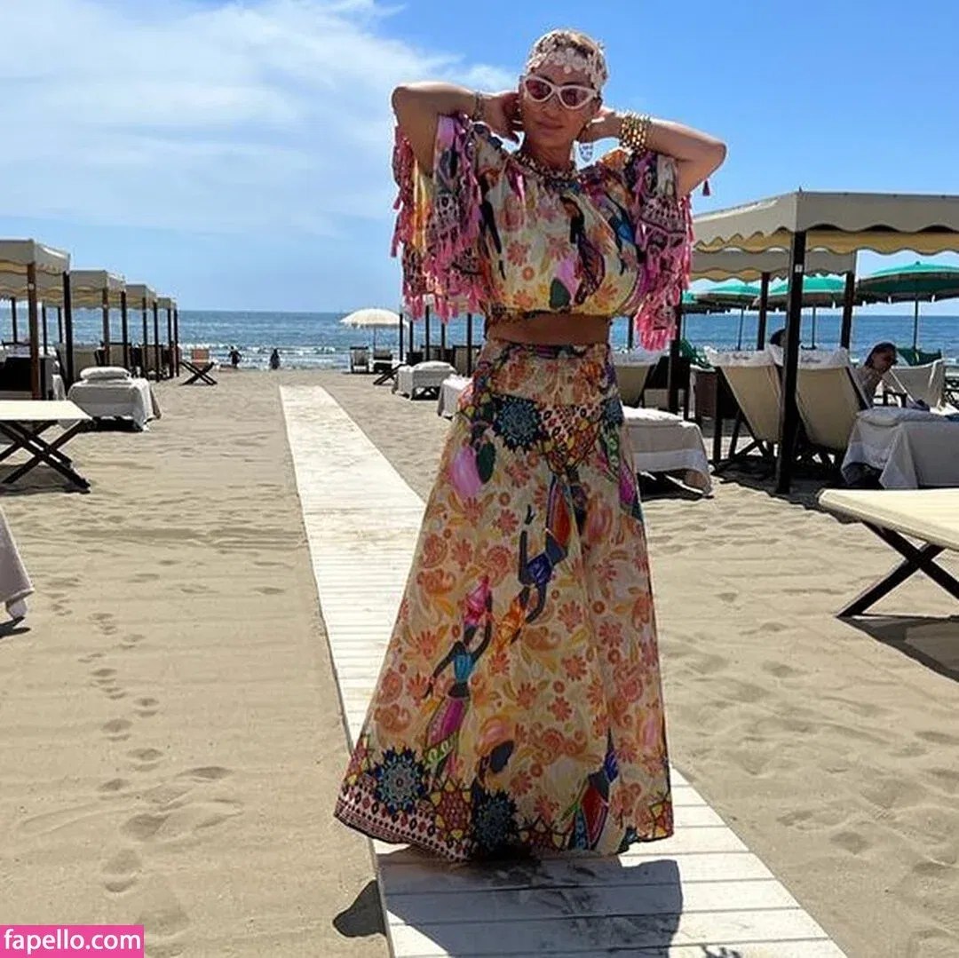 Mara Traversi Onlyfans Photo Gallery 