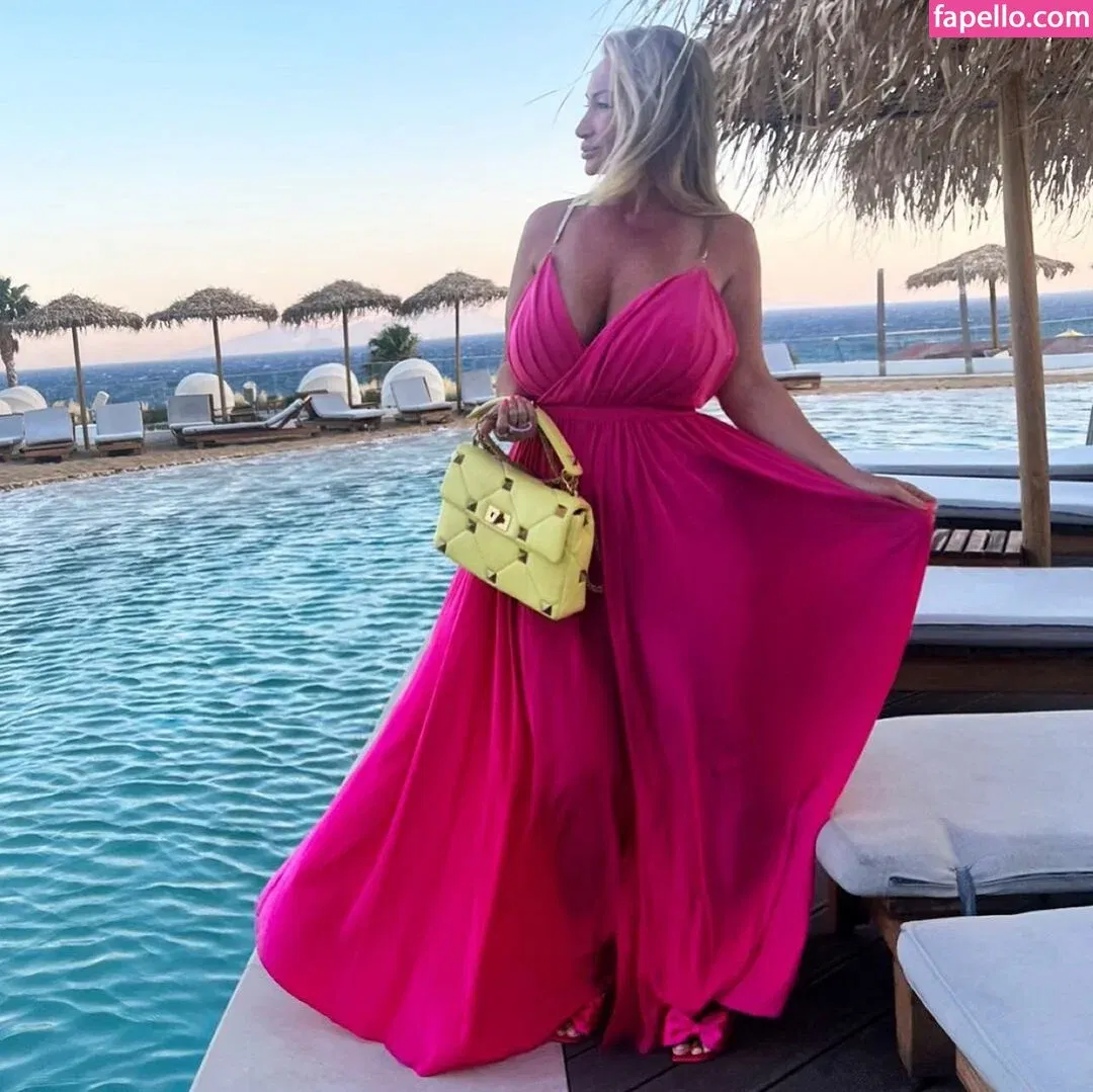 Mara Traversi Onlyfans Photo Gallery 