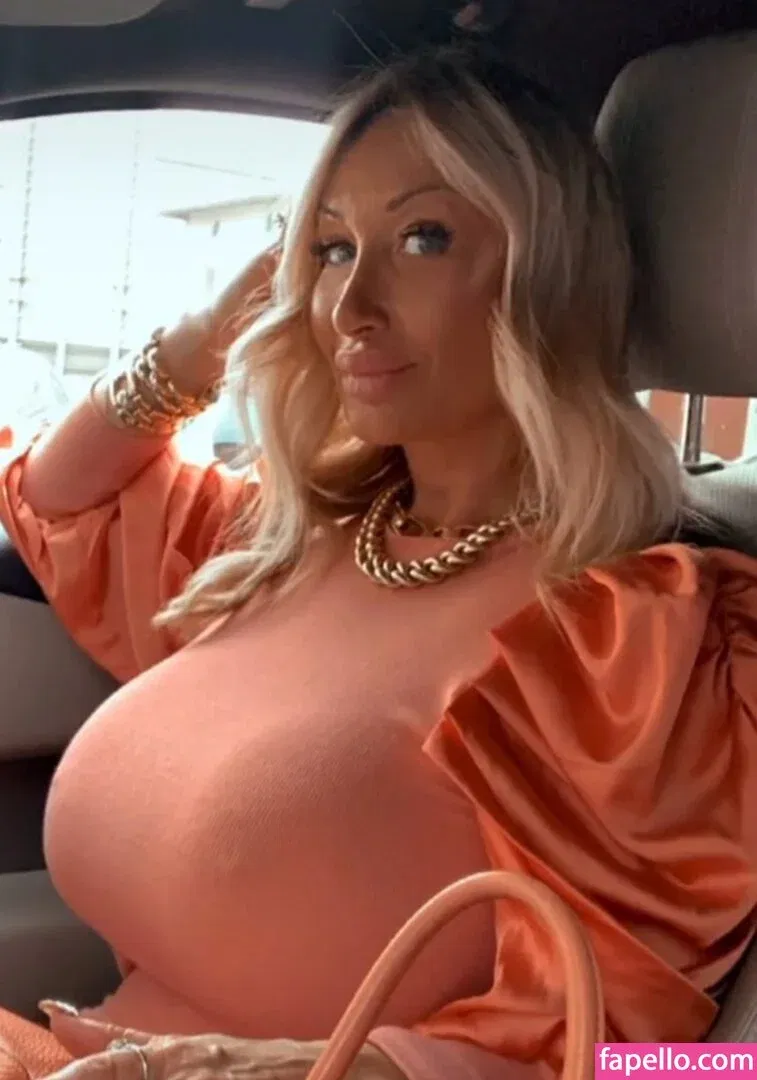 Mara Traversi Onlyfans Photo Gallery 