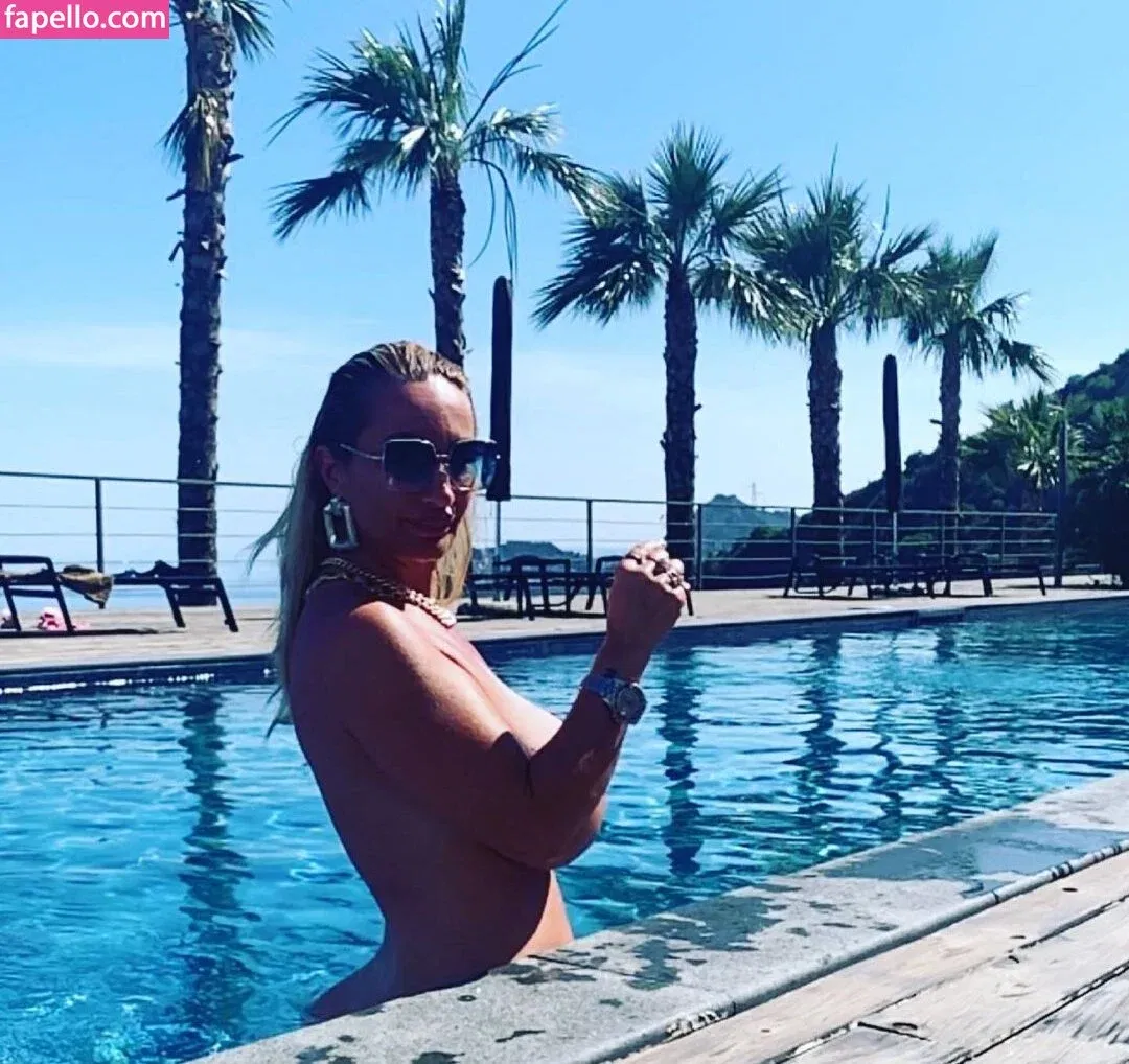 Mara Traversi Onlyfans Photo Gallery 