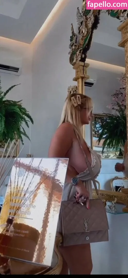 Mara Traversi Onlyfans Photo Gallery 