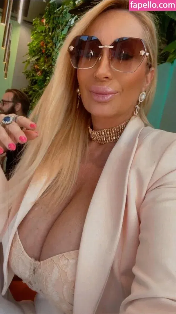 Mara Traversi Onlyfans Photo Gallery 