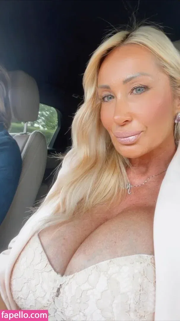 Mara Traversi Onlyfans Photo Gallery 