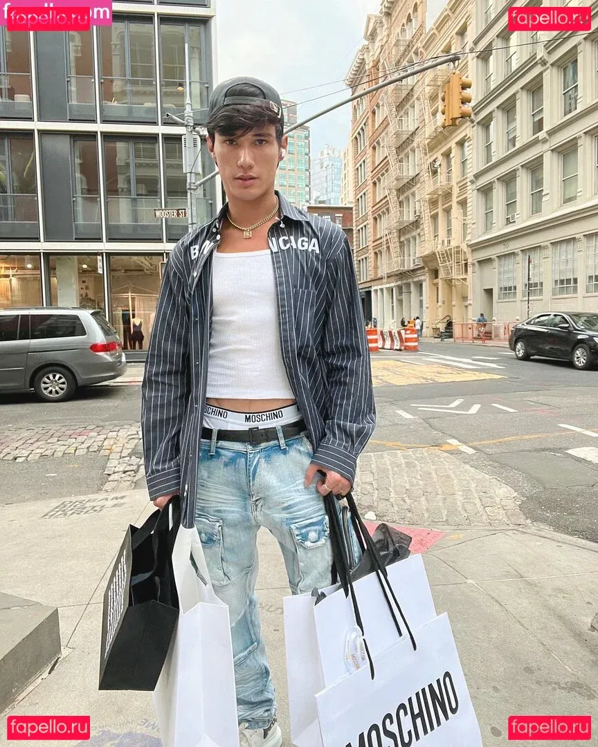 lifeofalexjames Onlyfans Photo Gallery 