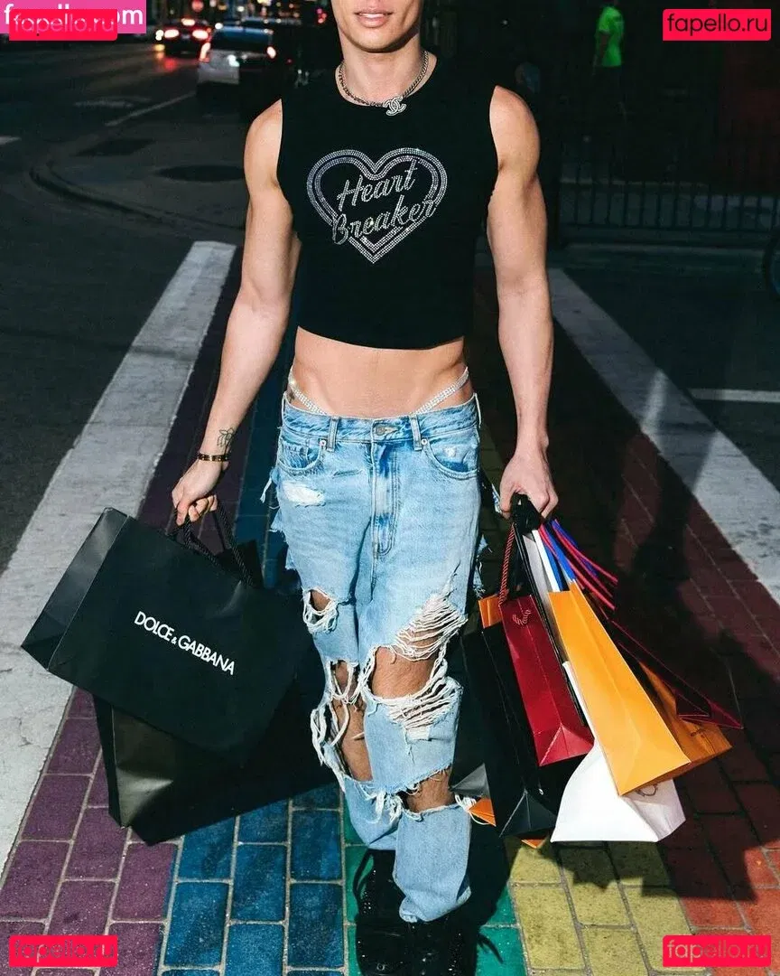 lifeofalexjames Onlyfans Photo Gallery 