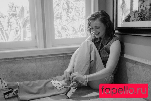 Sadie Sink Nude Onlyfans Photo 4