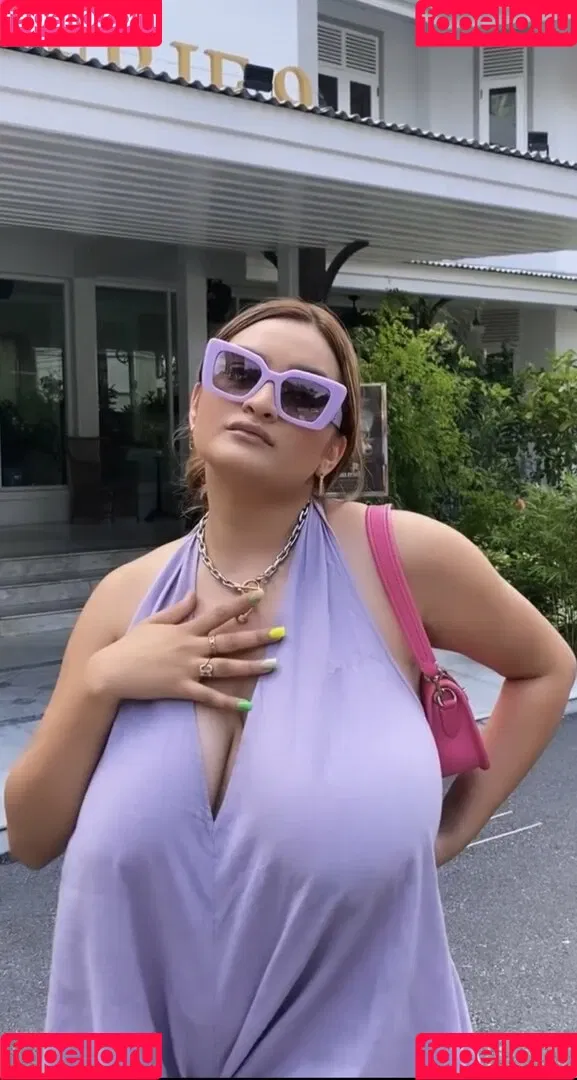 Sonali Malhotra Onlyfans Photo Gallery 
