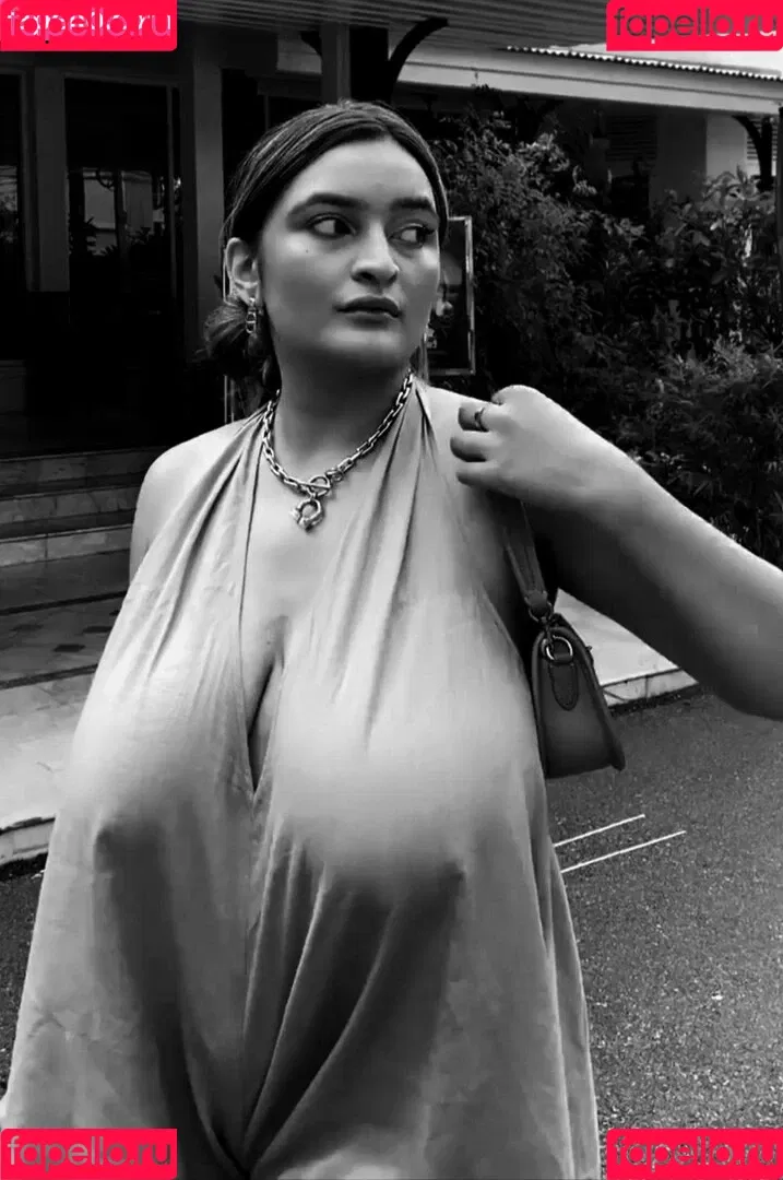 Sonali Malhotra Onlyfans Photo Gallery 