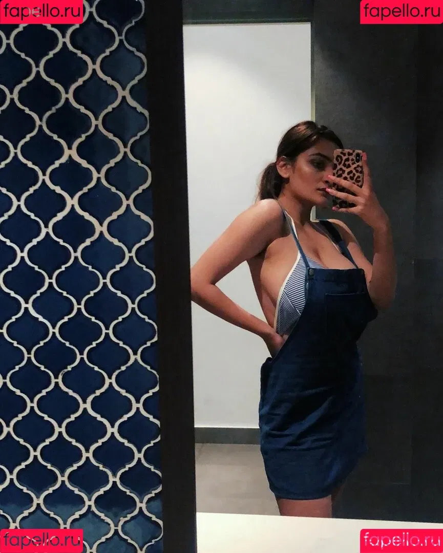 Sonali Malhotra Onlyfans Photo Gallery 