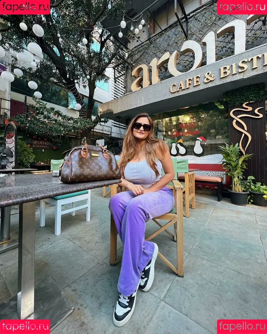 Sonali Malhotra Onlyfans Photo Gallery 