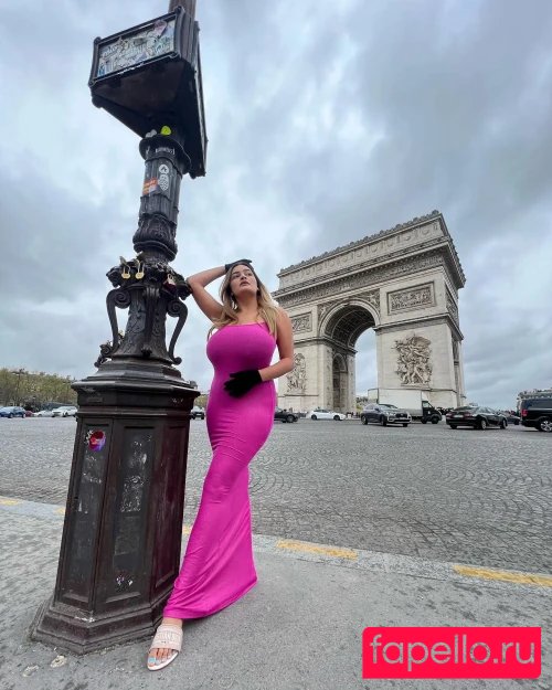 Sonali Malhotra Onlyfans Photo Gallery 