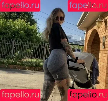 Evelyn Onlyfans Photo Gallery 