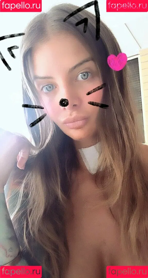 Evelyn Onlyfans Photo Gallery 