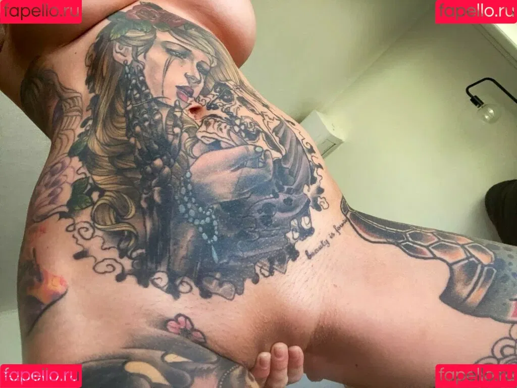 Evelyn Onlyfans Photo Gallery 