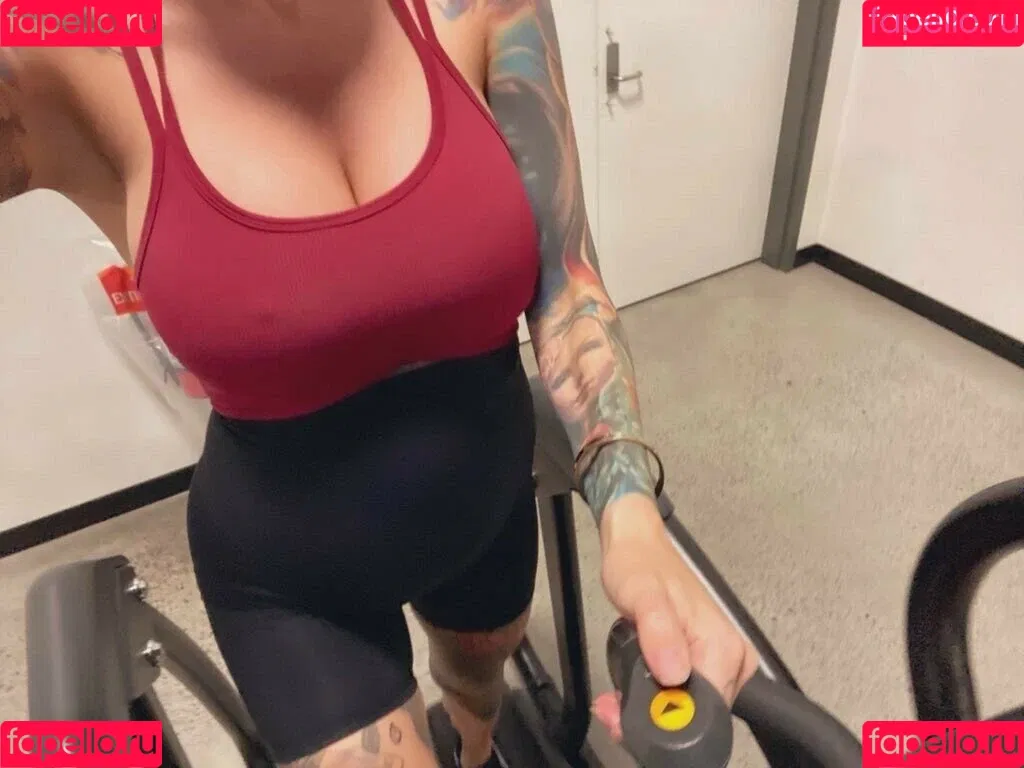 Evelyn Onlyfans Photo Gallery 