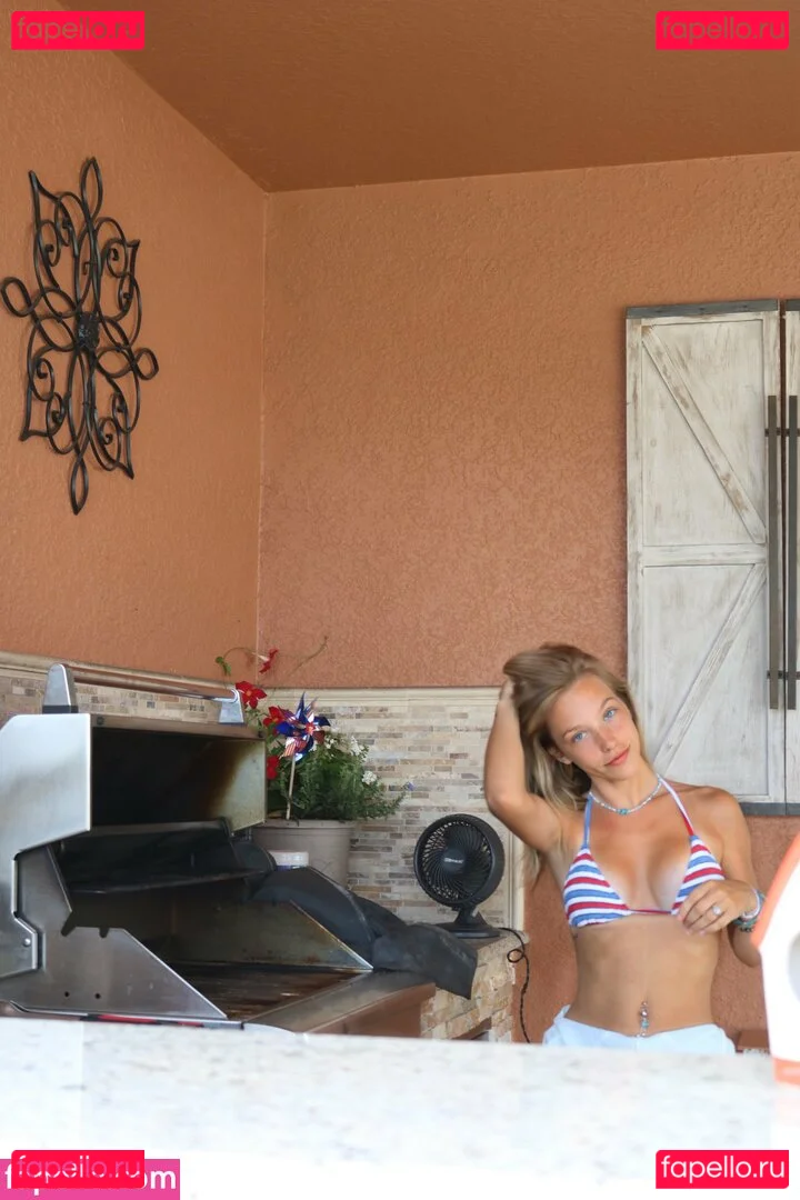 skyemarie2 Onlyfans Photo Gallery 