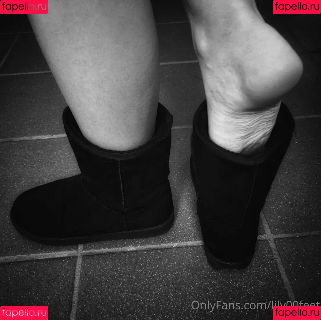 lily00feet Onlyfans Photo Gallery 