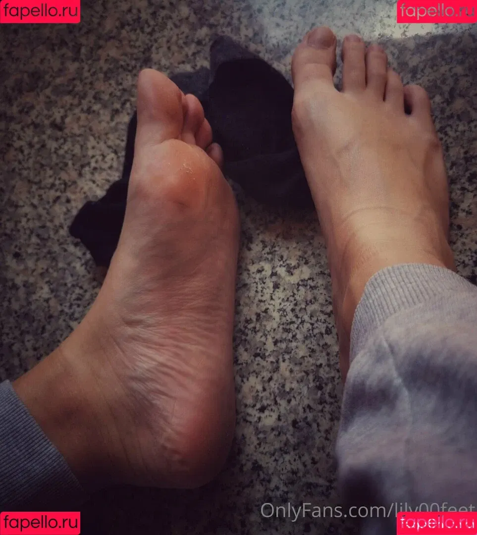 lily00feet Onlyfans Photo Gallery 