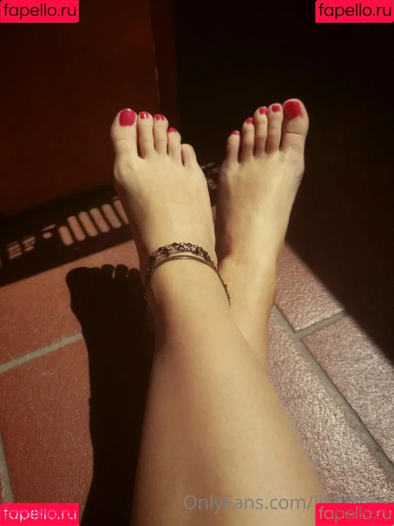 lily00feet Onlyfans Photo Gallery 