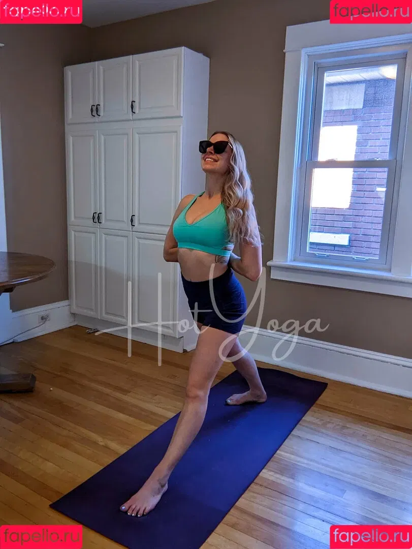 hot-yoga Onlyfans Photo Gallery 