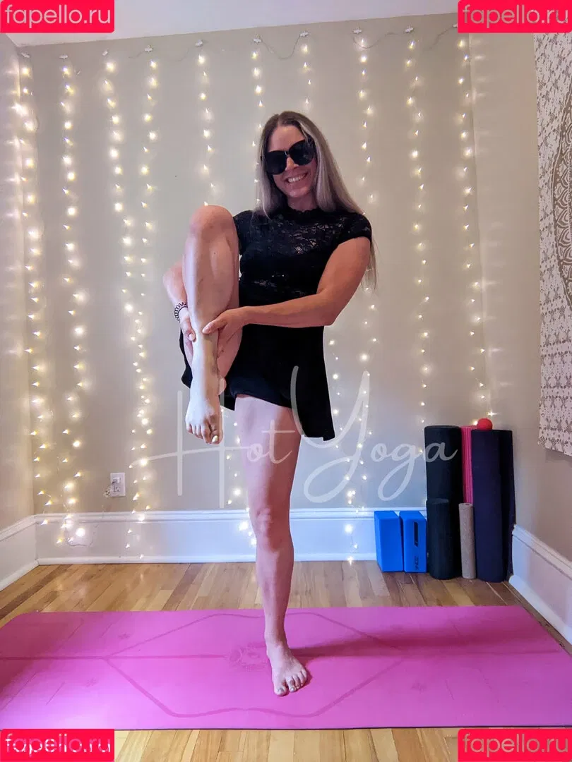 hot-yoga Onlyfans Photo Gallery 