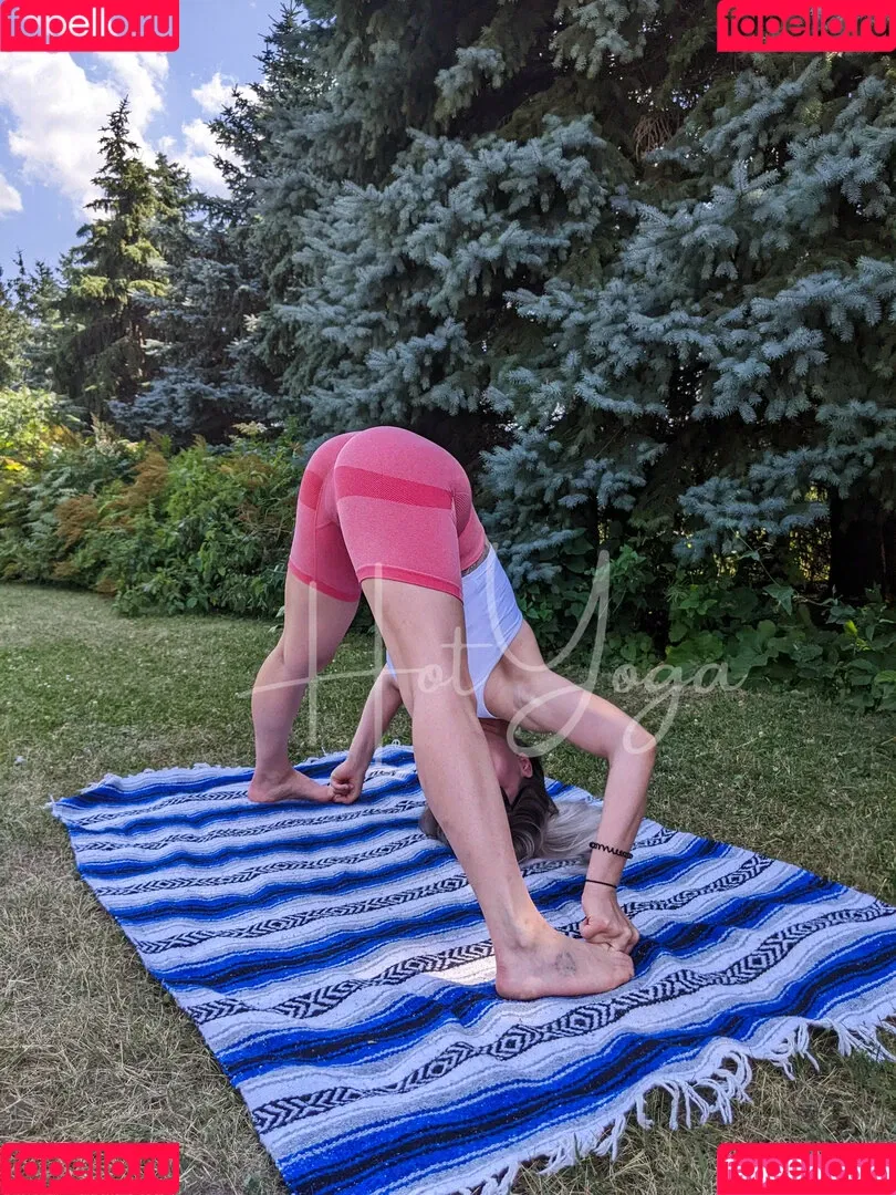 hot-yoga Onlyfans Photo Gallery 