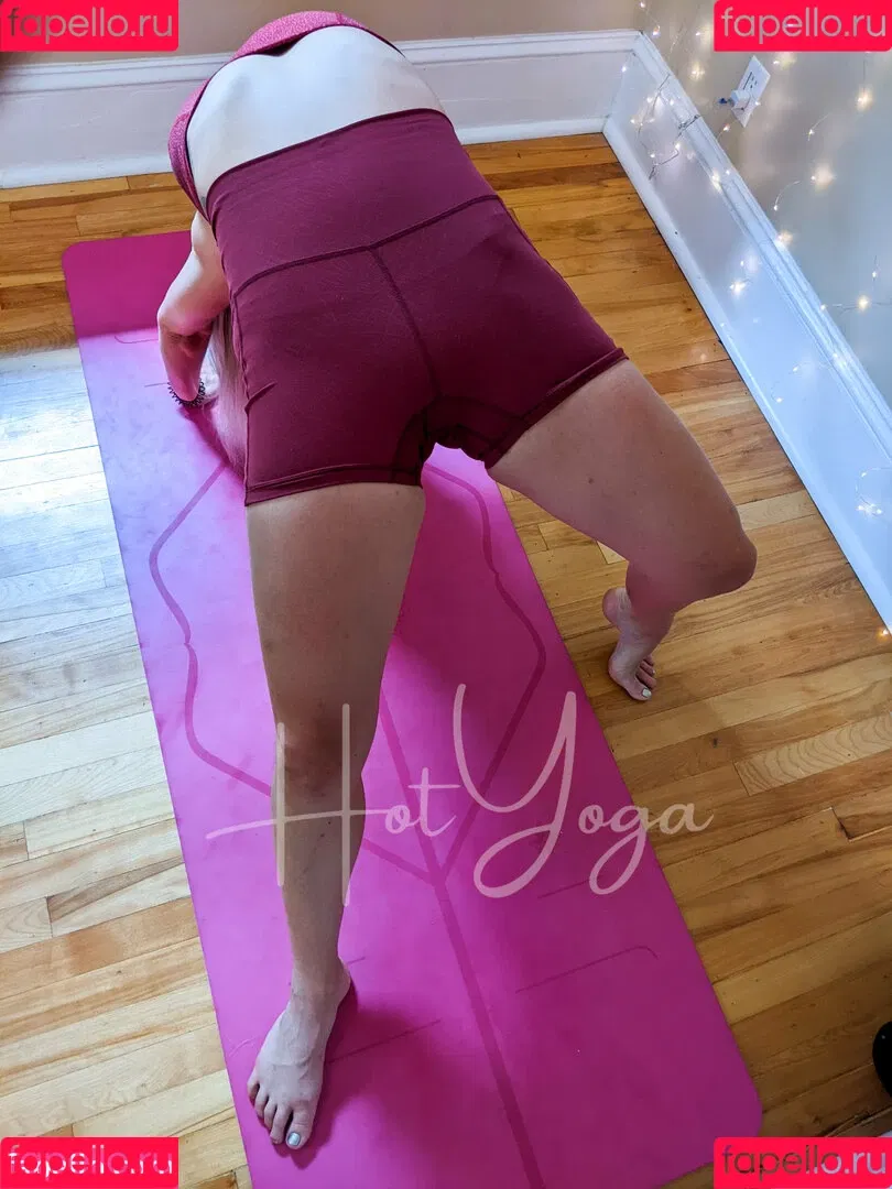 hot-yoga Onlyfans Photo Gallery 