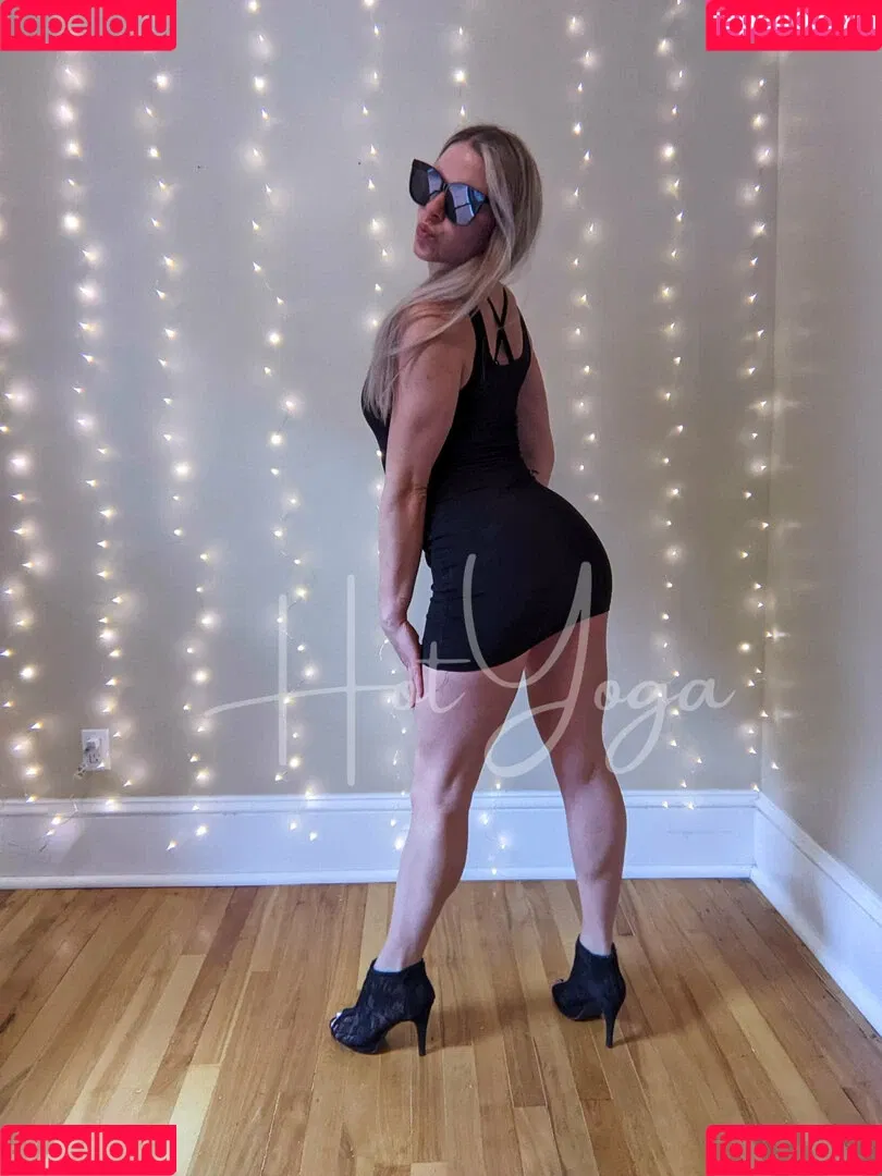 hot-yoga Onlyfans Photo Gallery 