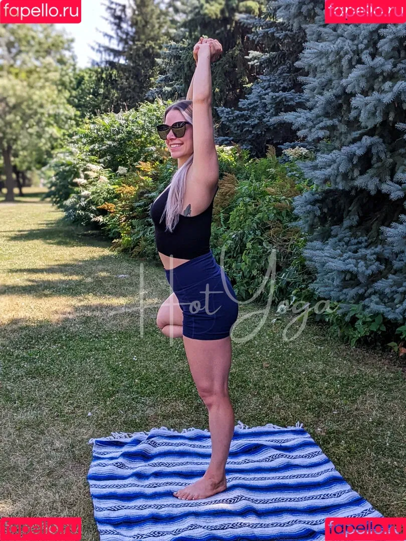 hot-yoga Onlyfans Photo Gallery 