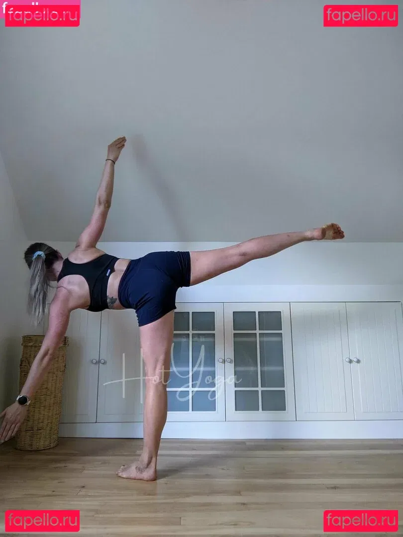 hot-yoga Onlyfans Photo Gallery 