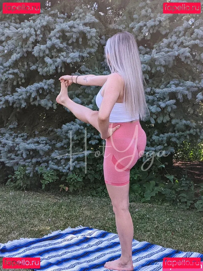 hot-yoga Onlyfans Photo Gallery 
