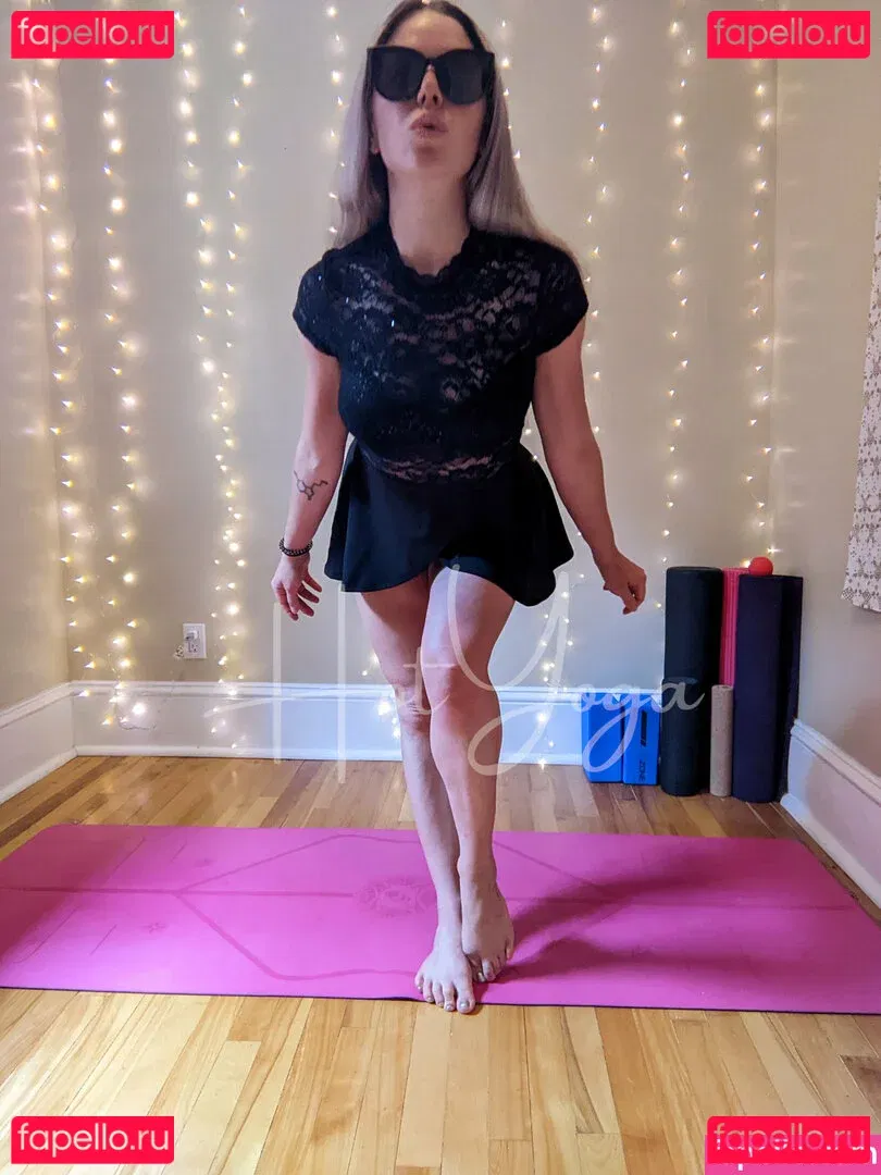 hot-yoga Onlyfans Photo Gallery 