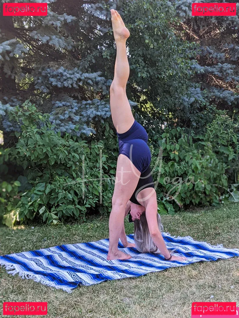 hot-yoga Onlyfans Photo Gallery 