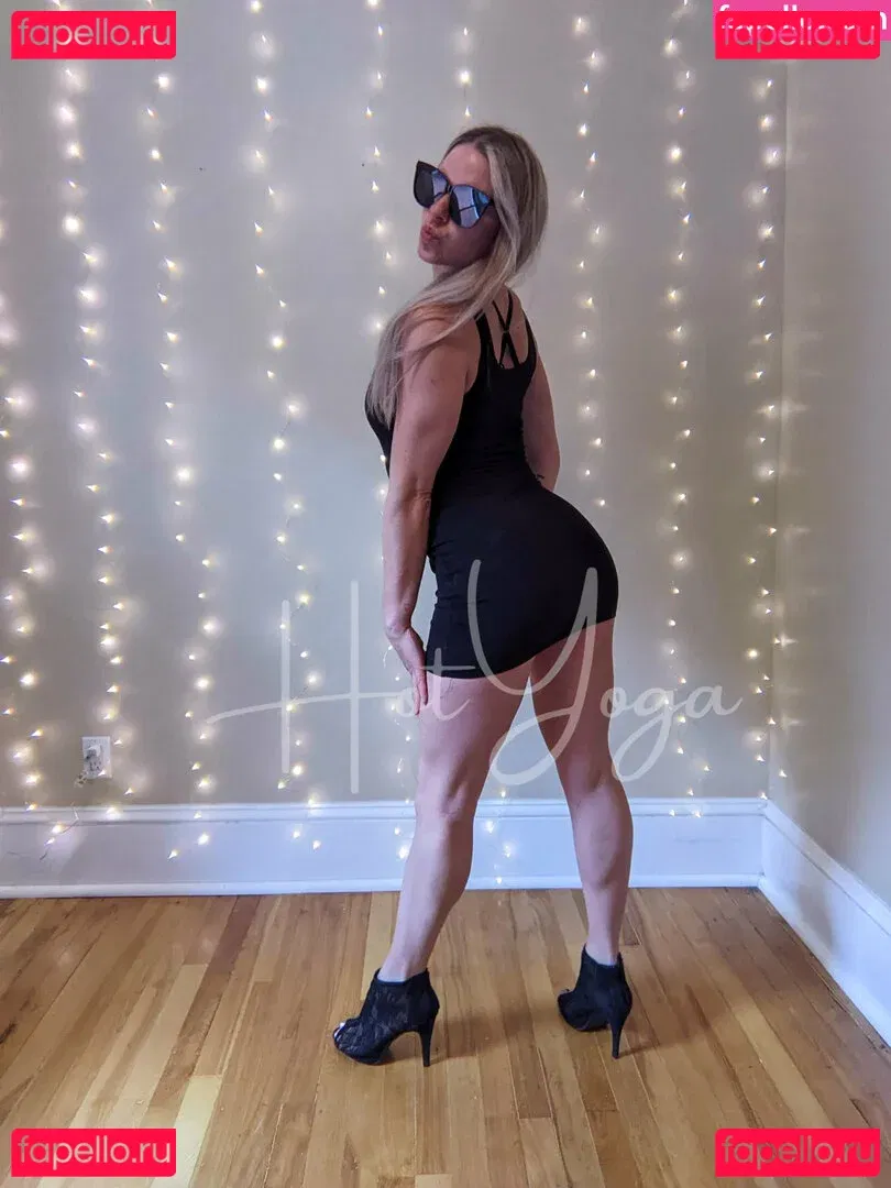 hot-yoga Onlyfans Photo Gallery 