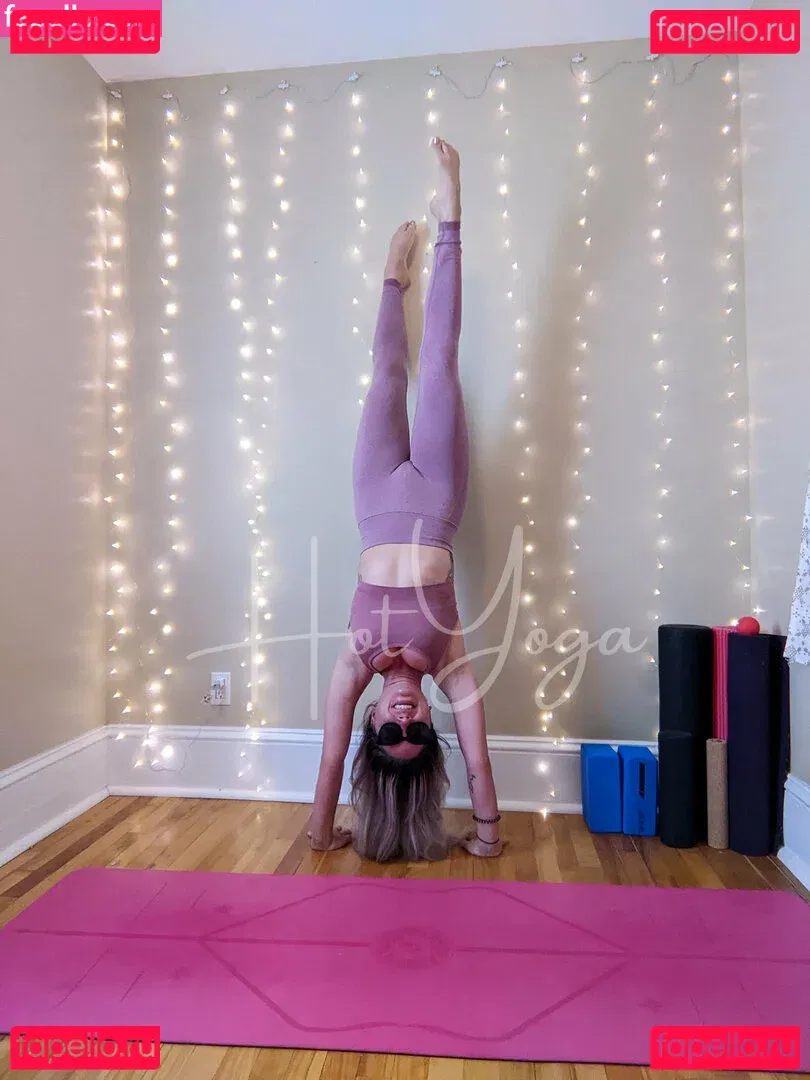 hot-yoga Onlyfans Photo Gallery 