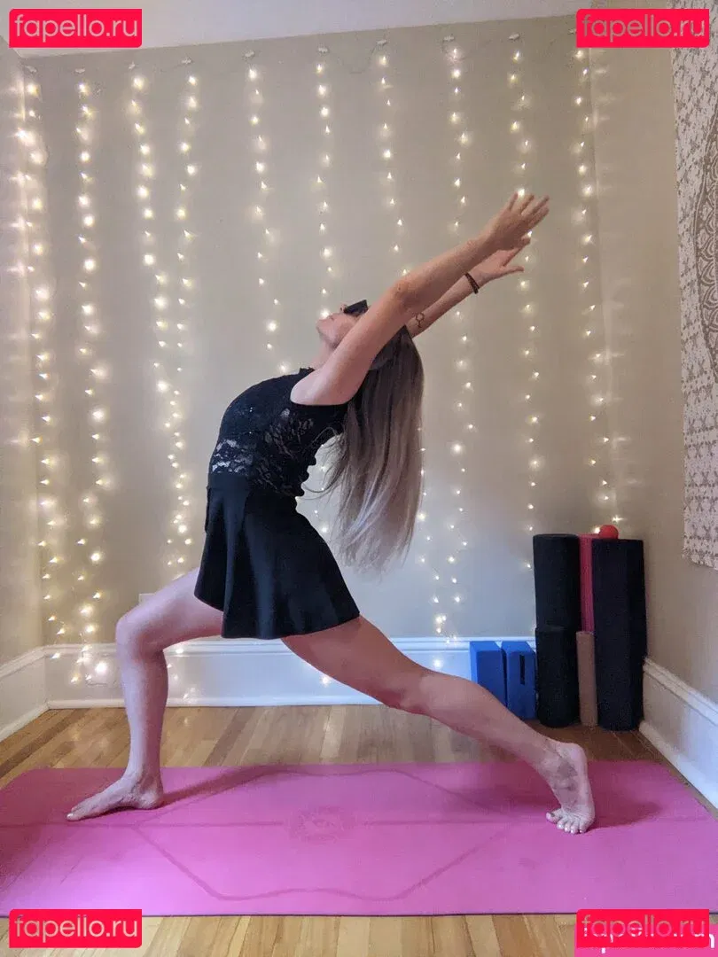 hot-yoga Onlyfans Photo Gallery 