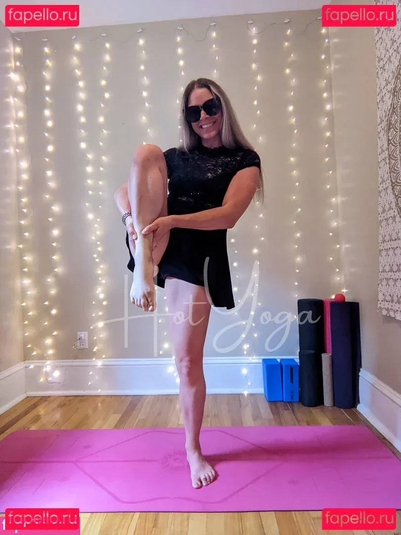 hot-yoga Onlyfans Photo Gallery 